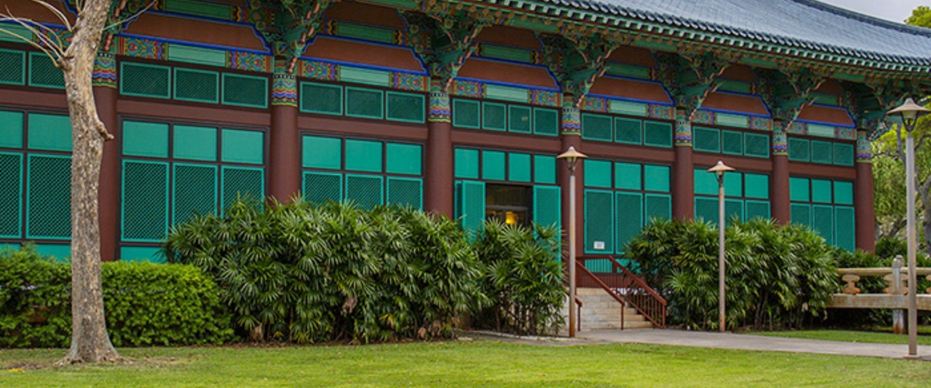 The Vibrant Role of Color in Traditional Hawaiian Buildings