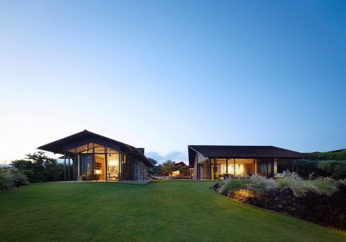 Exploring the Unique Hawaiian Architecture: Traditional Homes vs Modern Homes